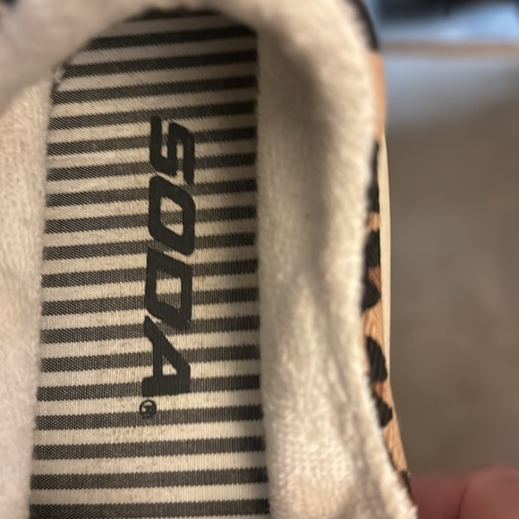 SOOA Comfy Leopard white lace tie shies cannot see size but I wear size 5 - Picture 9 of 10